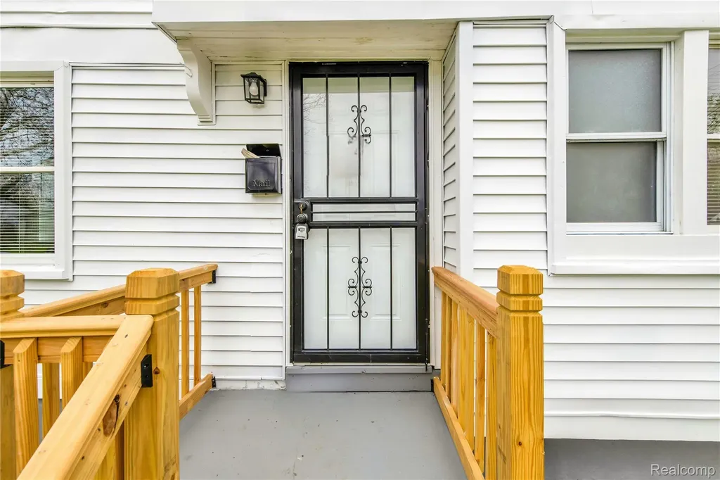 16121 Manning Street Detroit City MI 48205