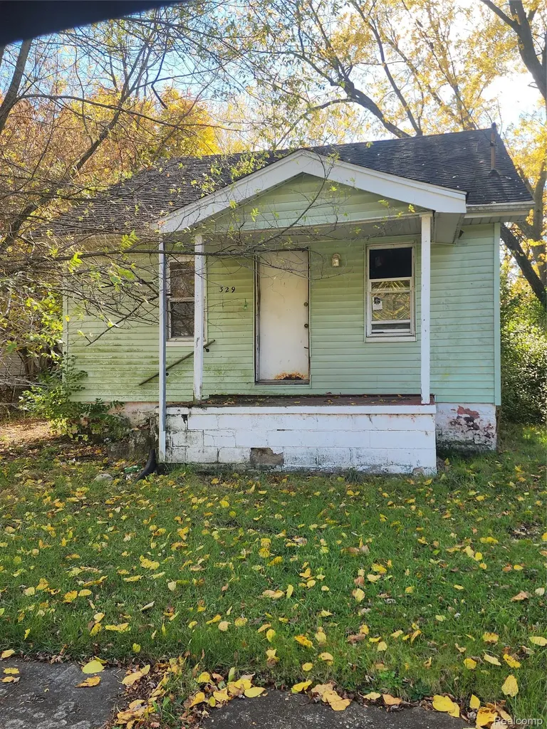 329 W Baltimore Boulevard Flint City MI 48505