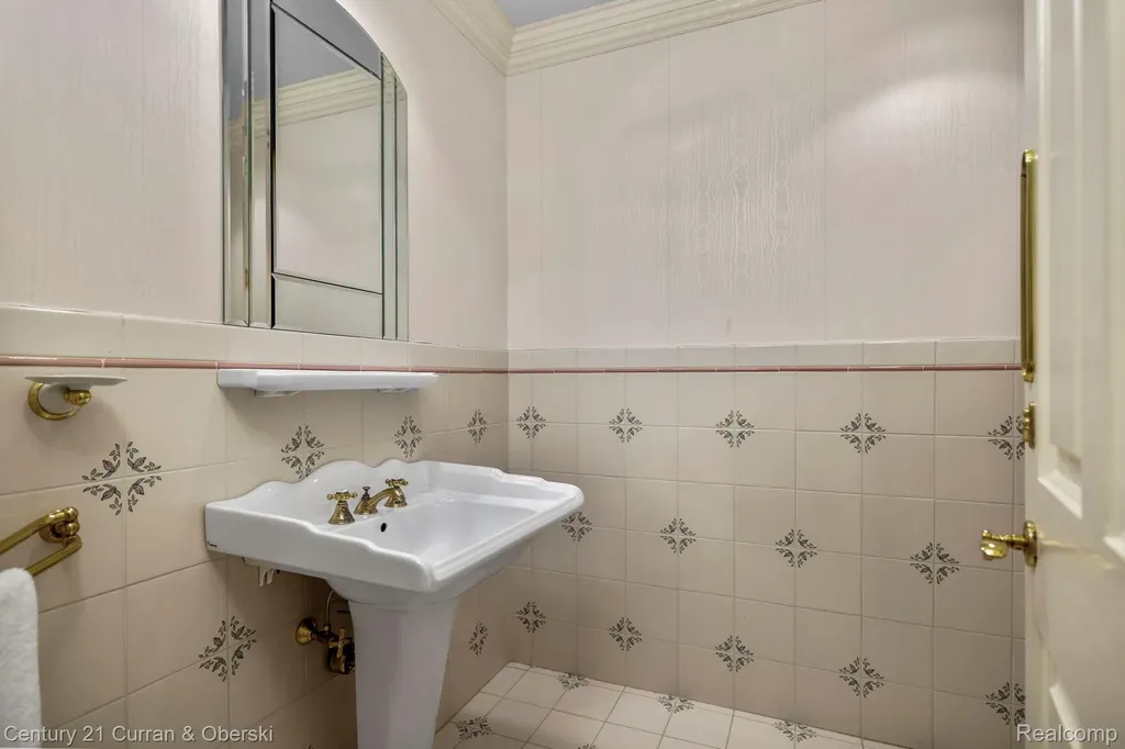 3063 Red Pine Point Drive Mullett Township MI 49749