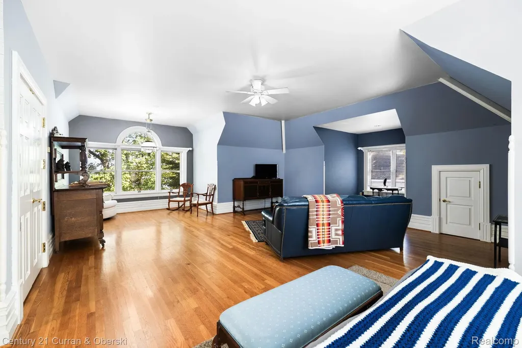 3063 Red Pine Point Drive Mullett Township MI 49749