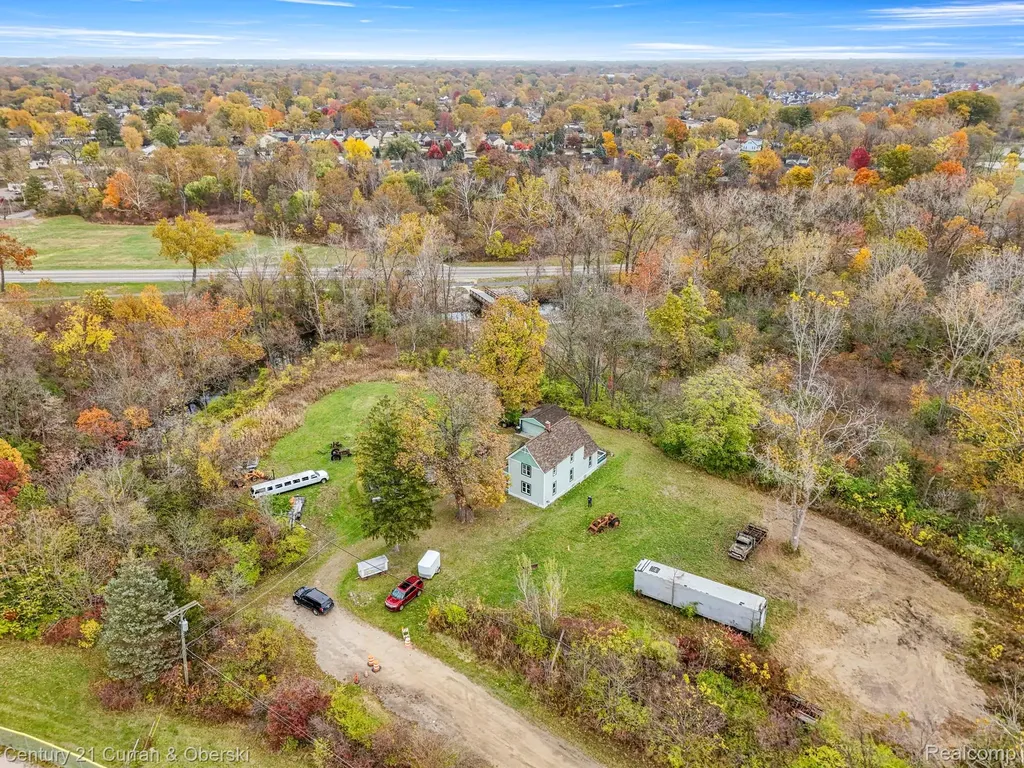 8004 N Farmington Road Westland City MI 48185