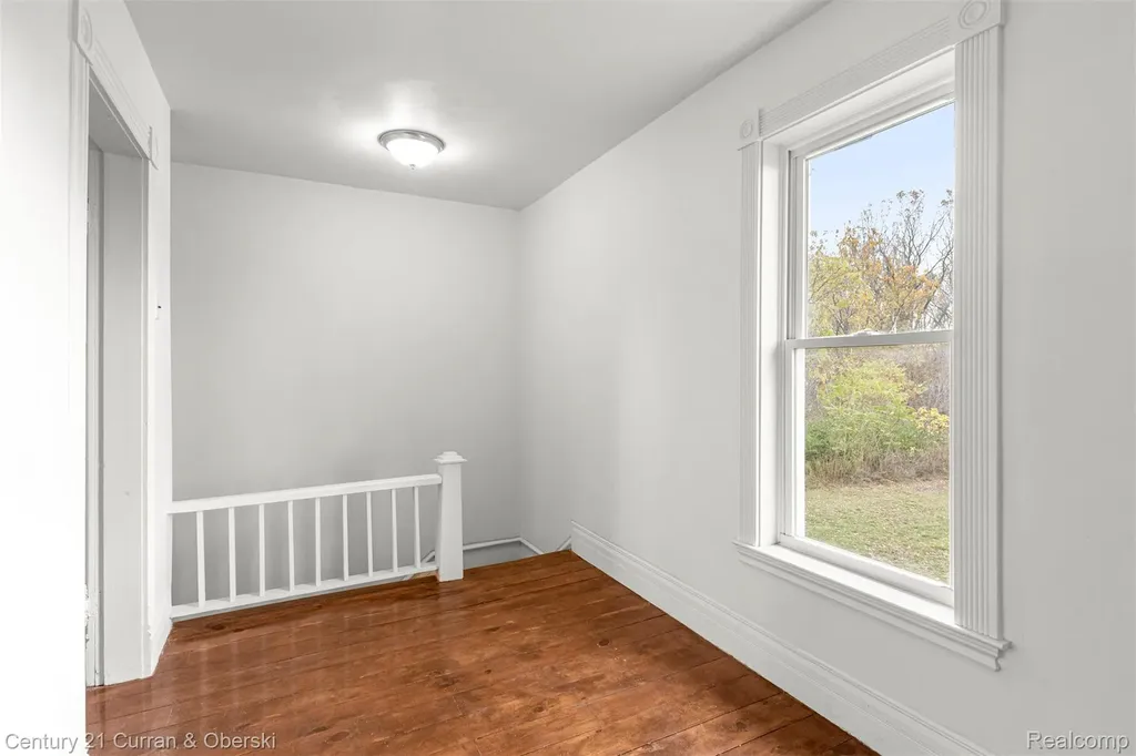8004 N Farmington Road Westland City MI 48185