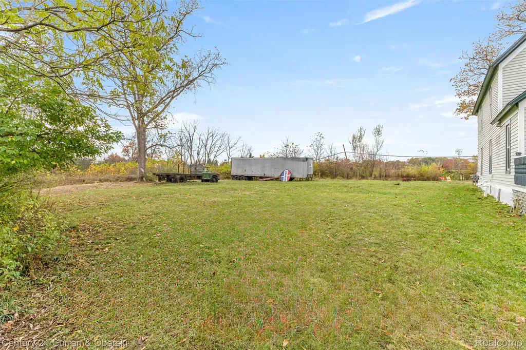 8004 N Farmington Road Westland City MI 48185