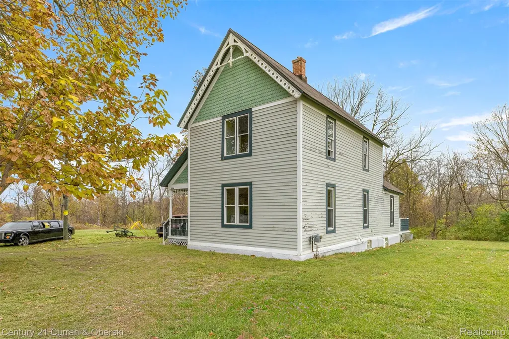 8004 N Farmington Road Westland City MI 48185