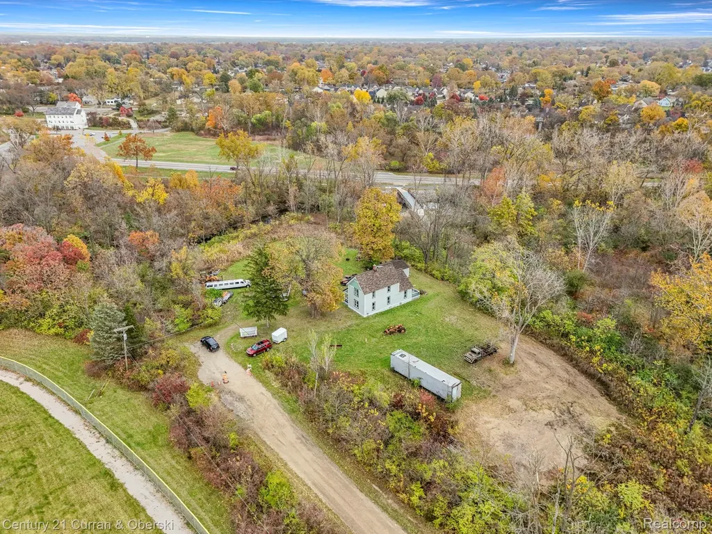 8004 N Farmington Road Westland City MI 48185