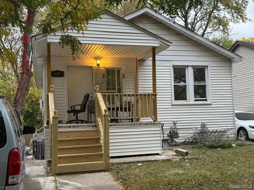 6107 Auburn Detroit City MI 48228