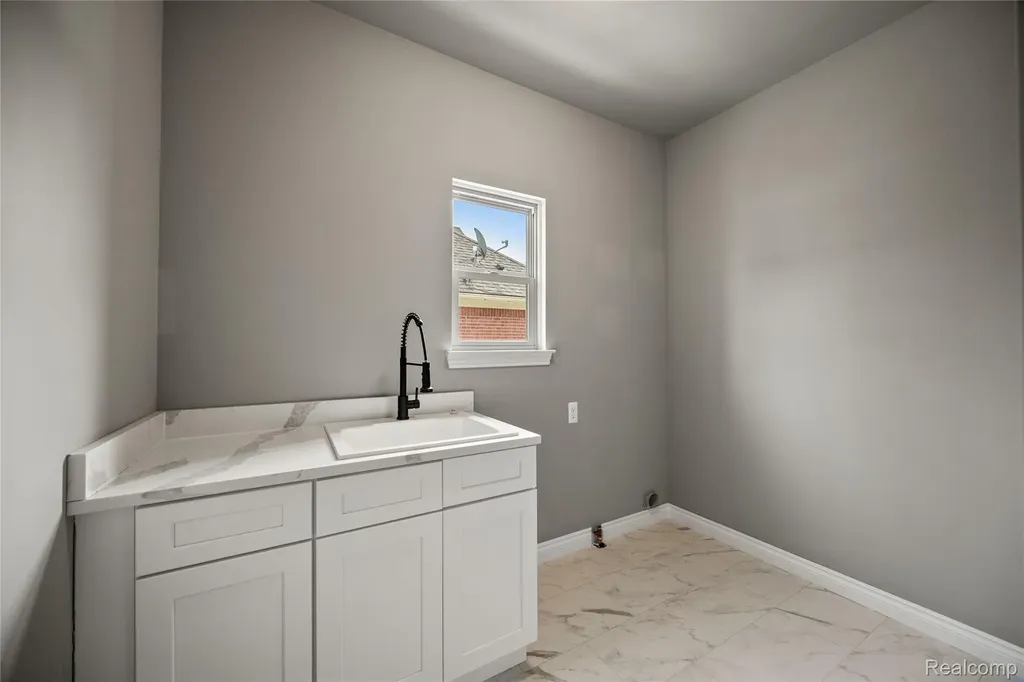 7100 Dryden Road Almont Township MI 48003