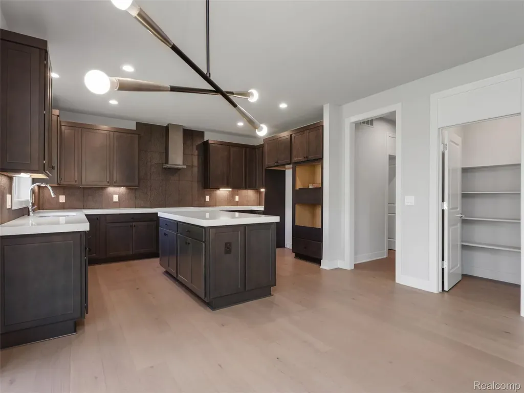 3941 Capstan Court Troy City MI 48083