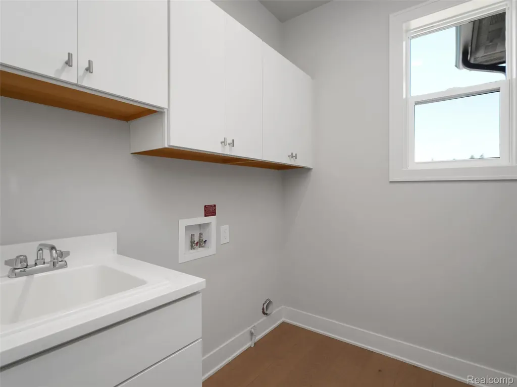 3941 Capstan Court Troy City MI 48083