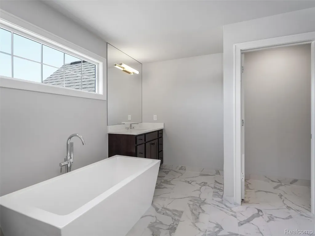 3941 Capstan Court Troy City MI 48083