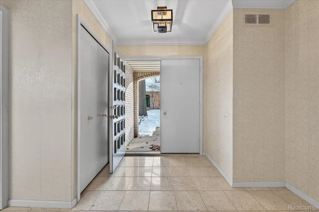 1193 Timberview Trail Bloomfield Hills City MI 48304