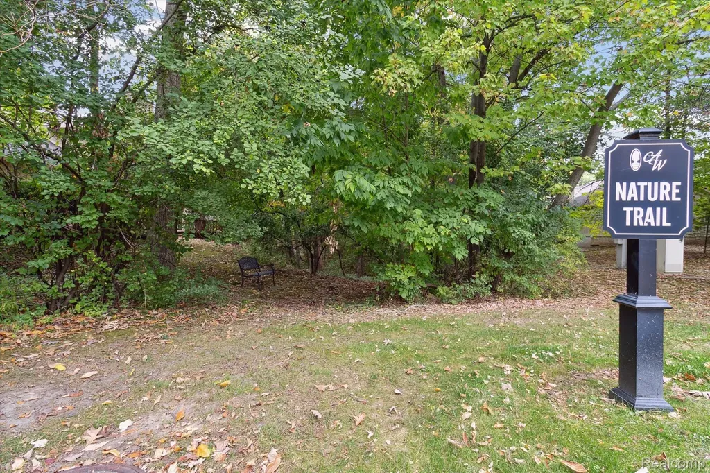 1193 Timberview Trail Bloomfield Hills City MI 48304