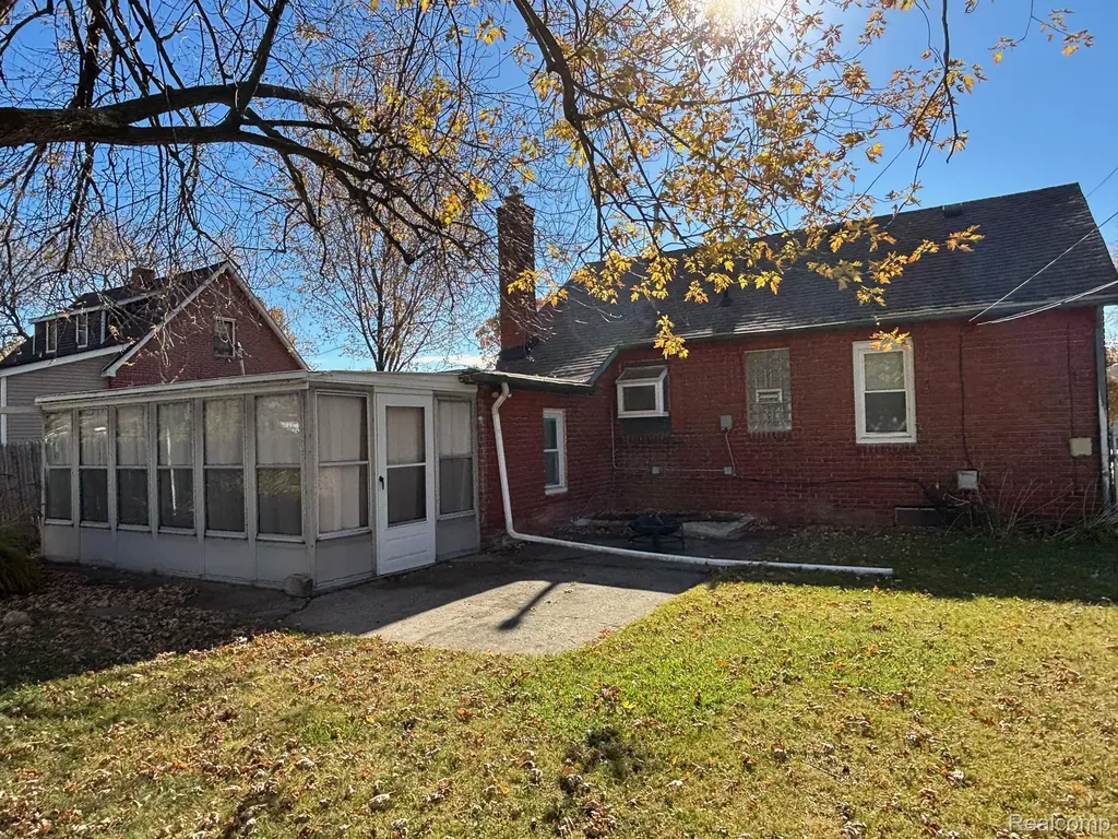 22119 Blackburn Street St. Clair Shores City MI 48080