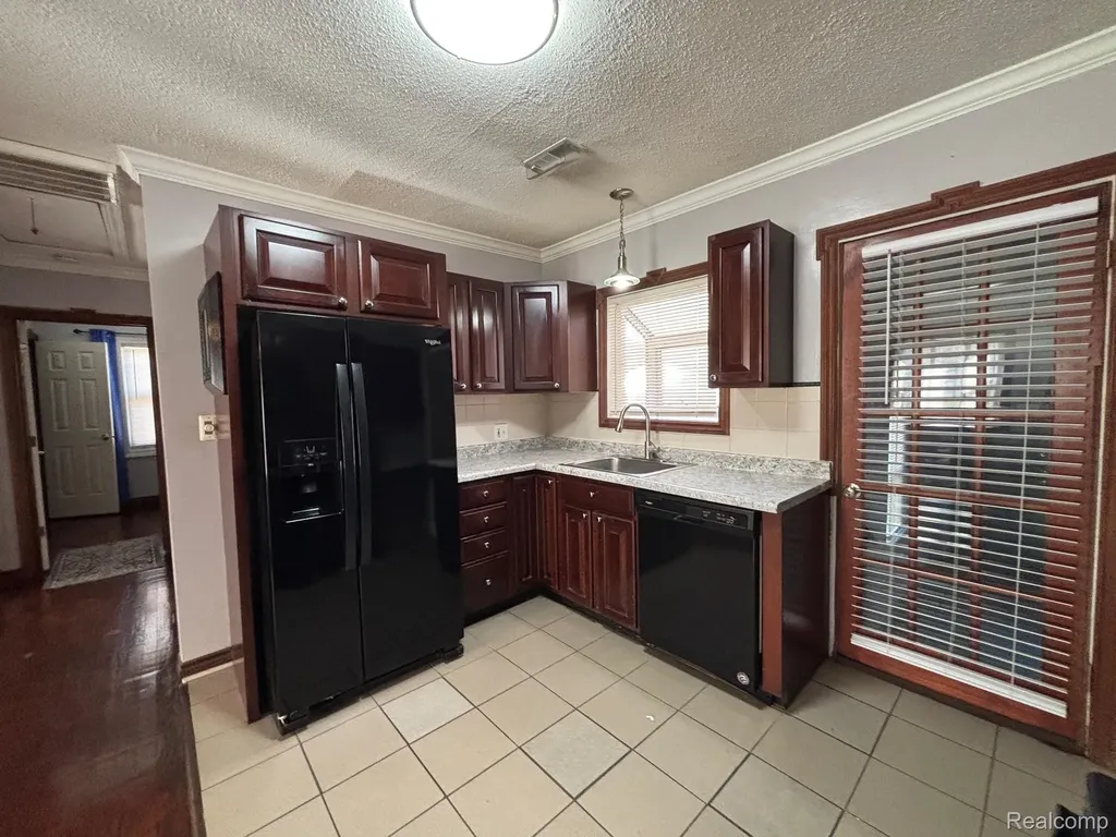 22119 Blackburn Street St. Clair Shores City MI 48080