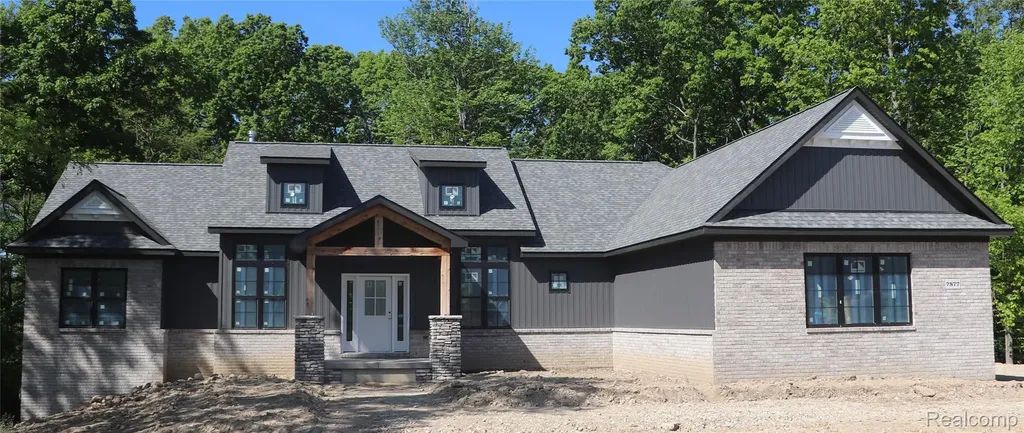 7877 Donegal Court Tyrone Township MI 48430