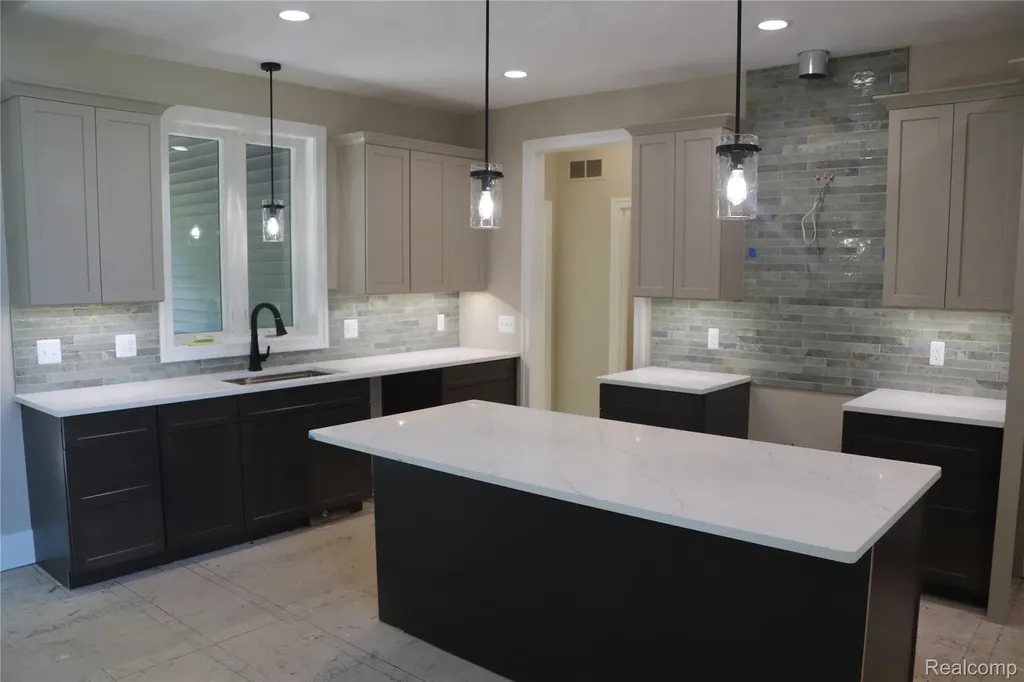 7877 Donegal Court Tyrone Township MI 48430