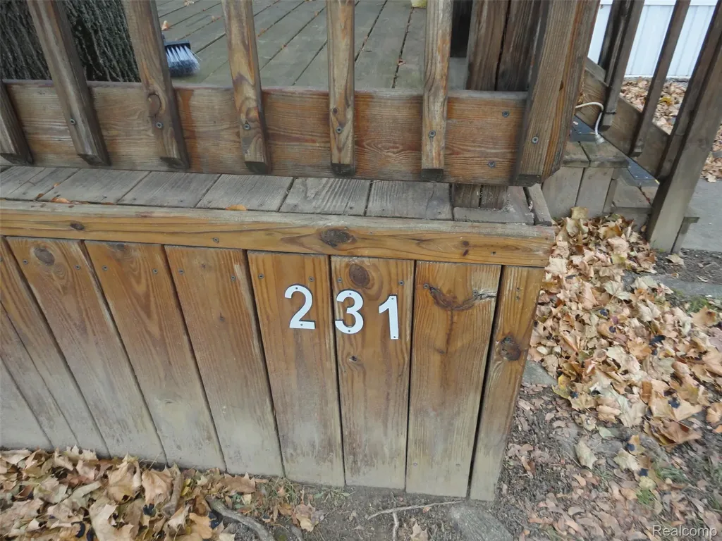 231 Briarwood Monroe City MI 48161