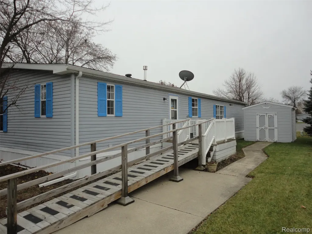 231 Briarwood Monroe City MI 48161