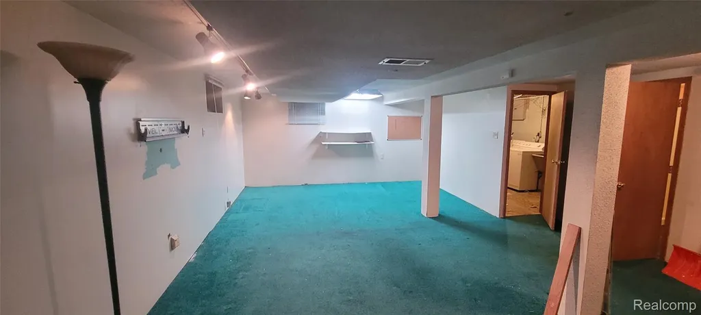 16660 Whitcomb Street Detroit City MI 48235