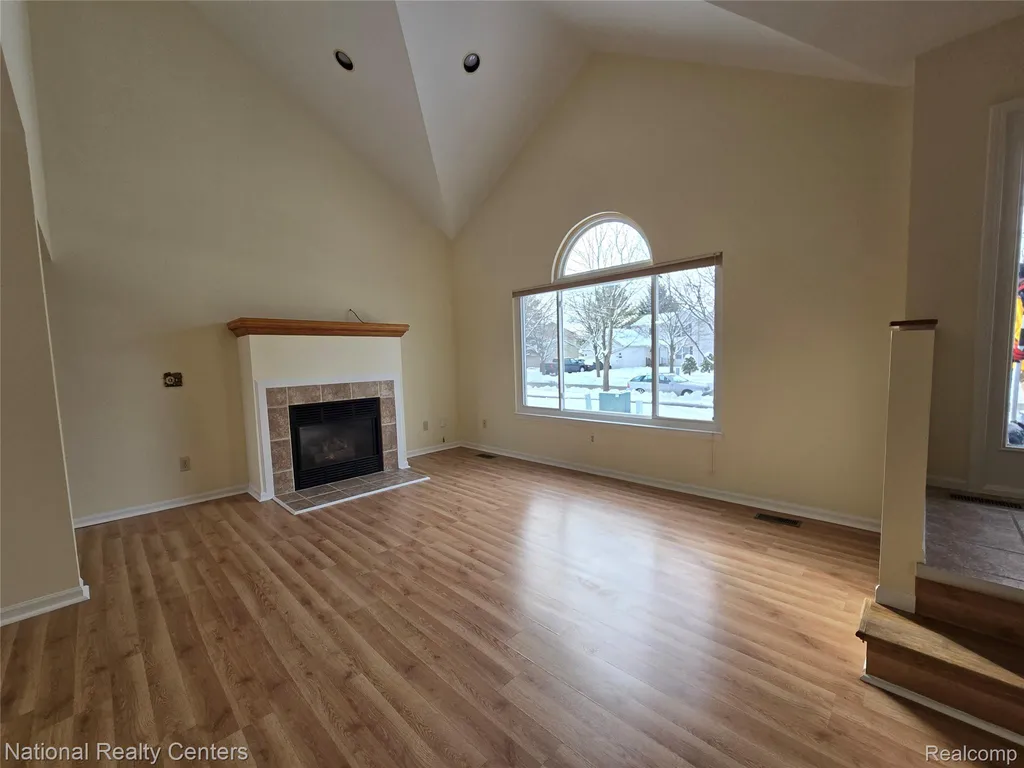 2727 Riverside Drive Waterford Charter Township MI 48329