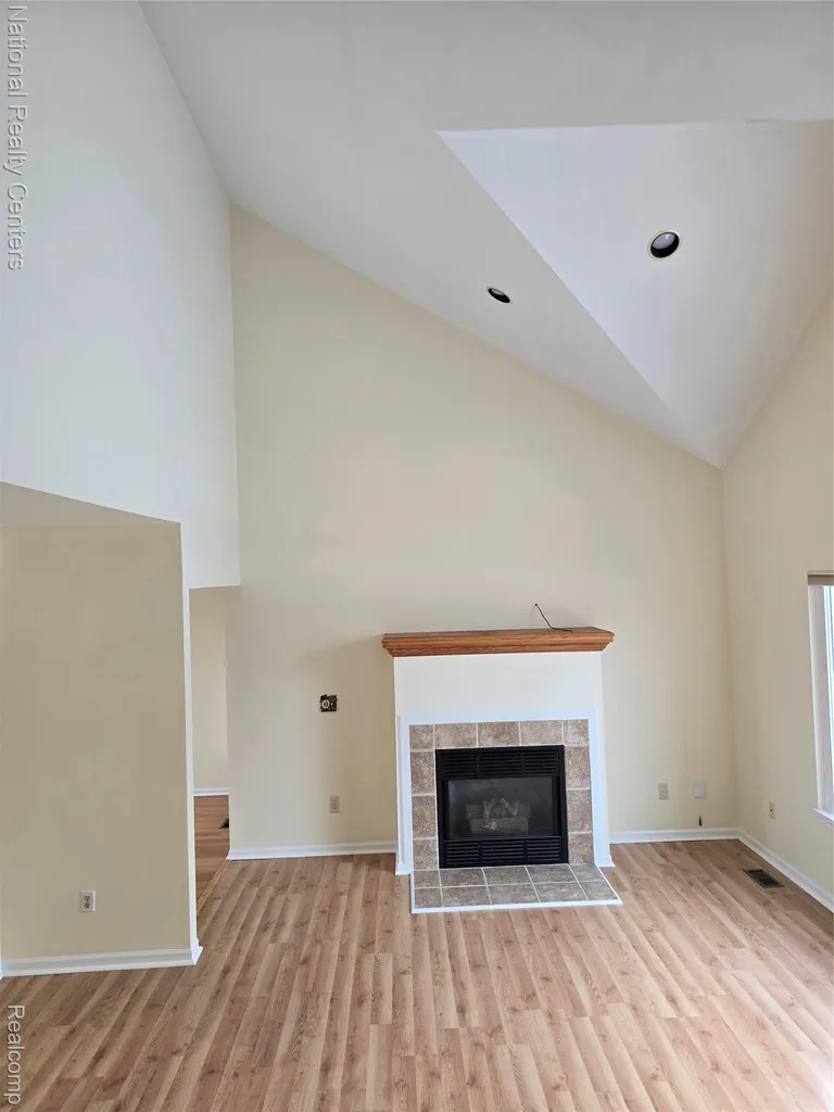 2727 Riverside Drive Waterford Charter Township MI 48329
