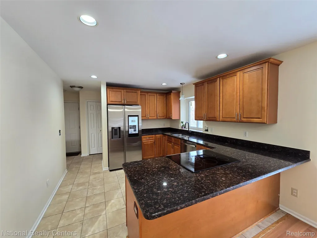 2727 Riverside Drive Waterford Charter Township MI 48329