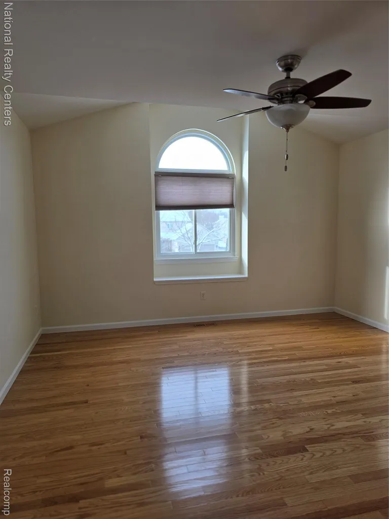 2727 Riverside Drive Waterford Charter Township MI 48329