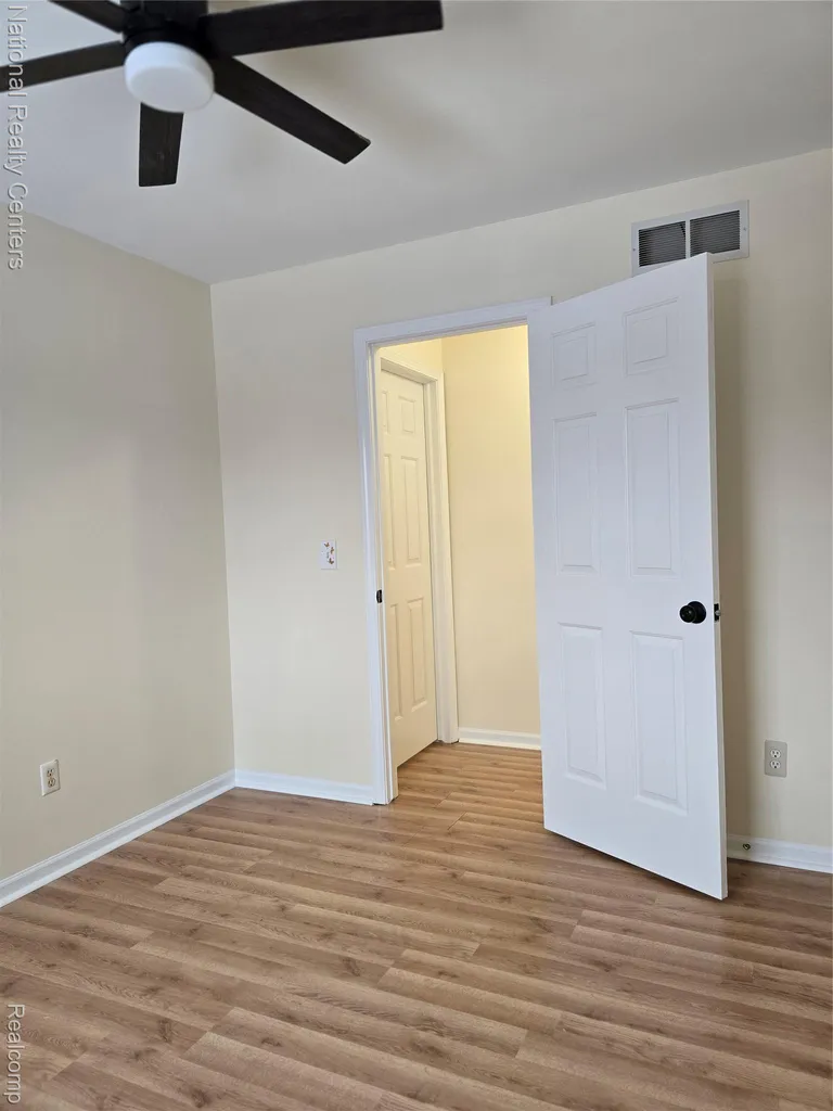 2727 Riverside Drive Waterford Charter Township MI 48329