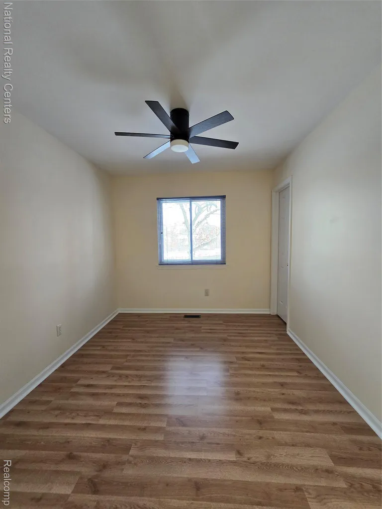 2727 Riverside Drive Waterford Charter Township MI 48329