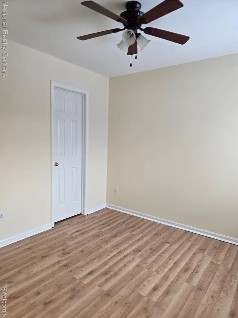 2727 Riverside Drive Waterford Charter Township MI 48329