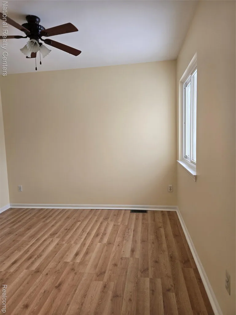 2727 Riverside Drive Waterford Charter Township MI 48329