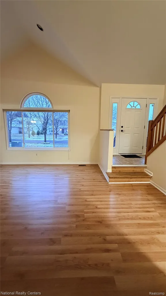 2727 Riverside Drive Waterford Charter Township MI 48329
