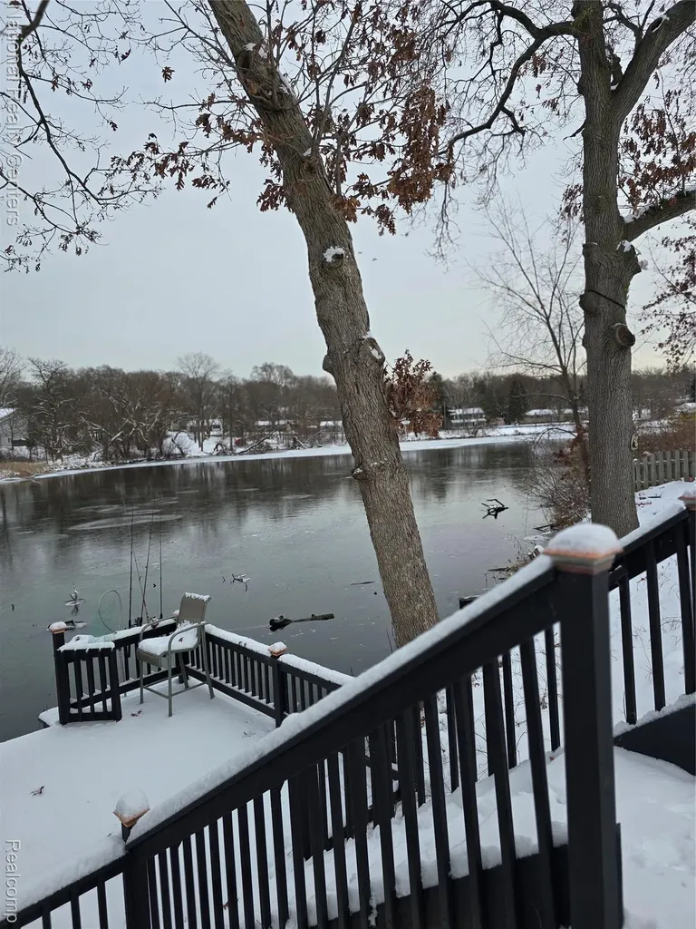 2727 Riverside Drive Waterford Charter Township MI 48329