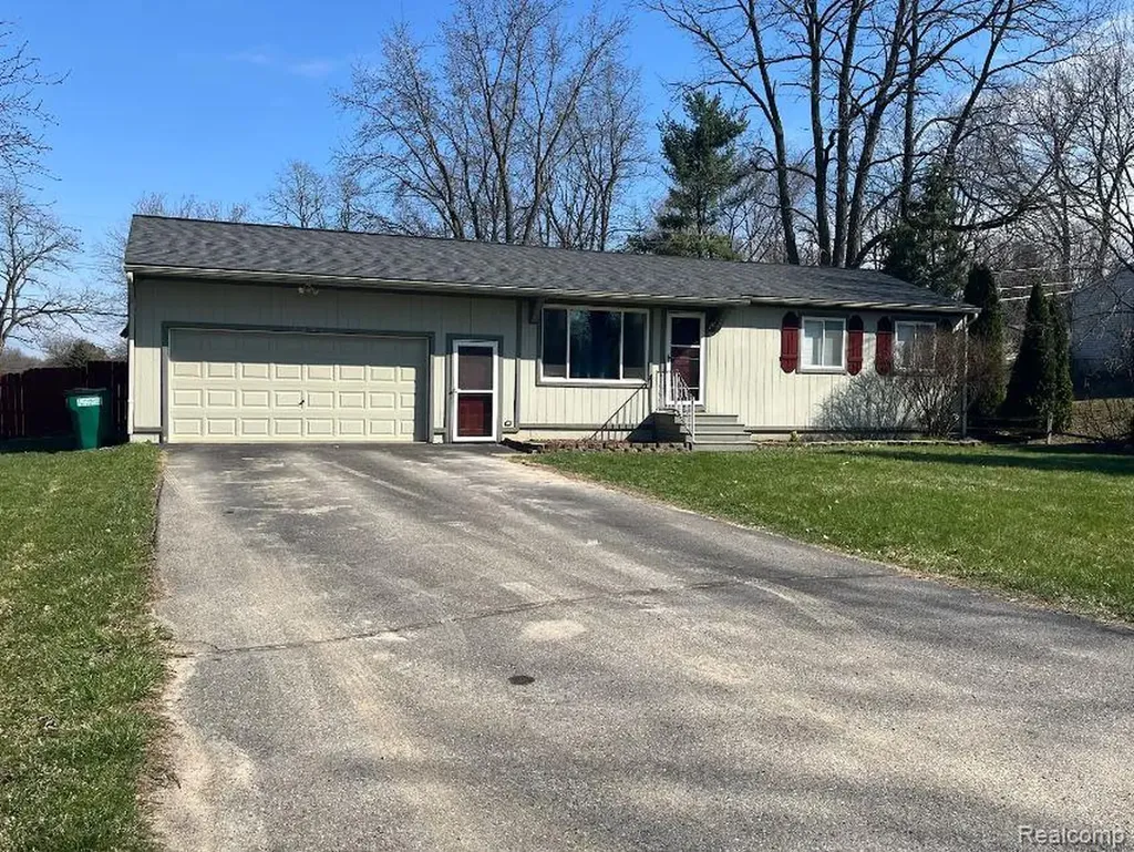 9428 Ute Pointe Drive Springfield Charter Township MI 48346