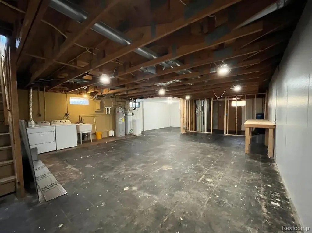 9428 Ute Pointe Drive Springfield Charter Township MI 48346