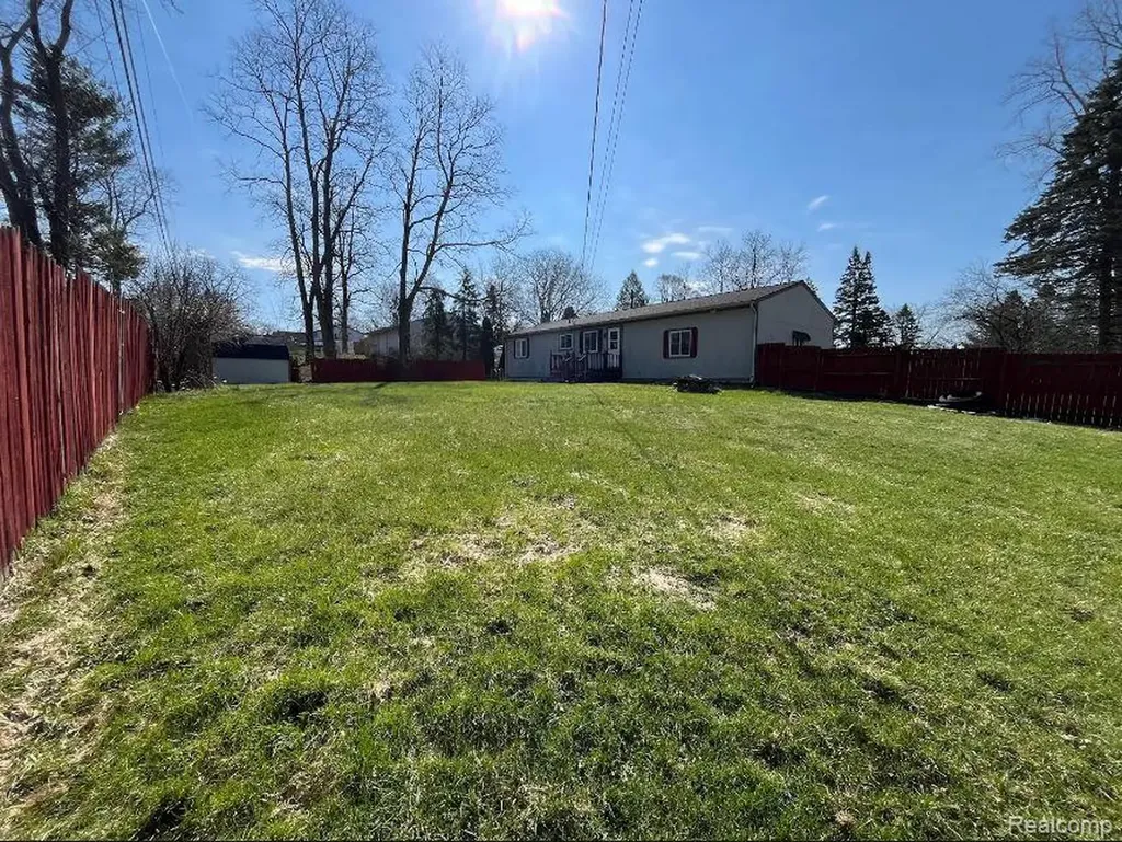 9428 Ute Pointe Drive Springfield Charter Township MI 48346