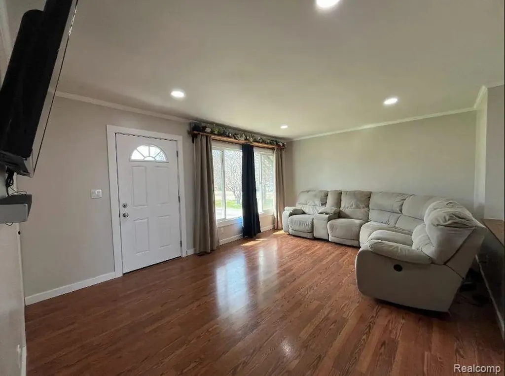 9428 Ute Pointe Drive Springfield Charter Township MI 48346