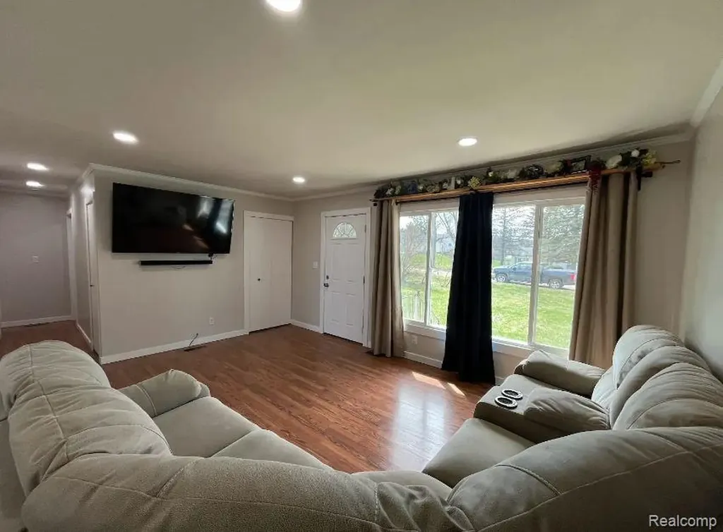 9428 Ute Pointe Drive Springfield Charter Township MI 48346