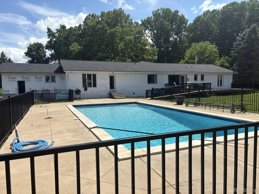 187 Darwin Road Putnam Township MI 48169