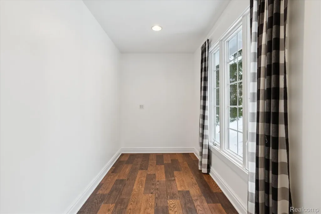 187 Darwin Road Putnam Township MI 48169