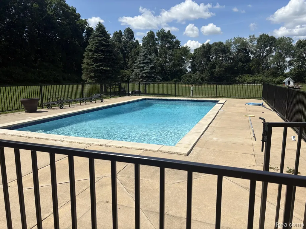 187 Darwin Road Putnam Township MI 48169