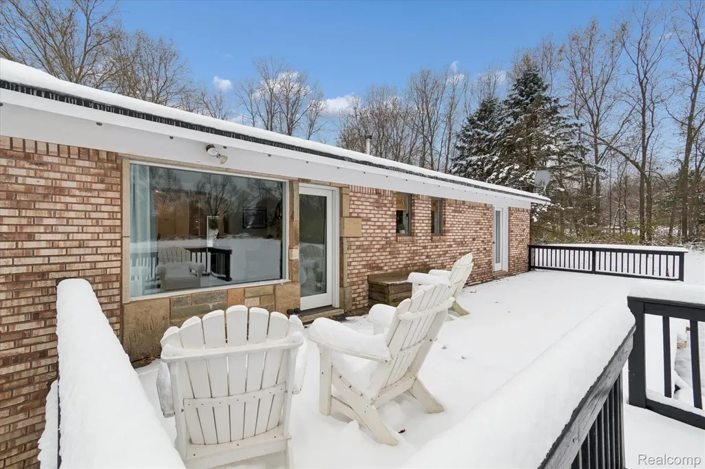 187 Darwin Road Putnam Township MI 48169