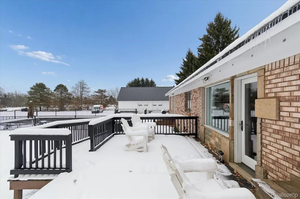 187 Darwin Road Putnam Township MI 48169