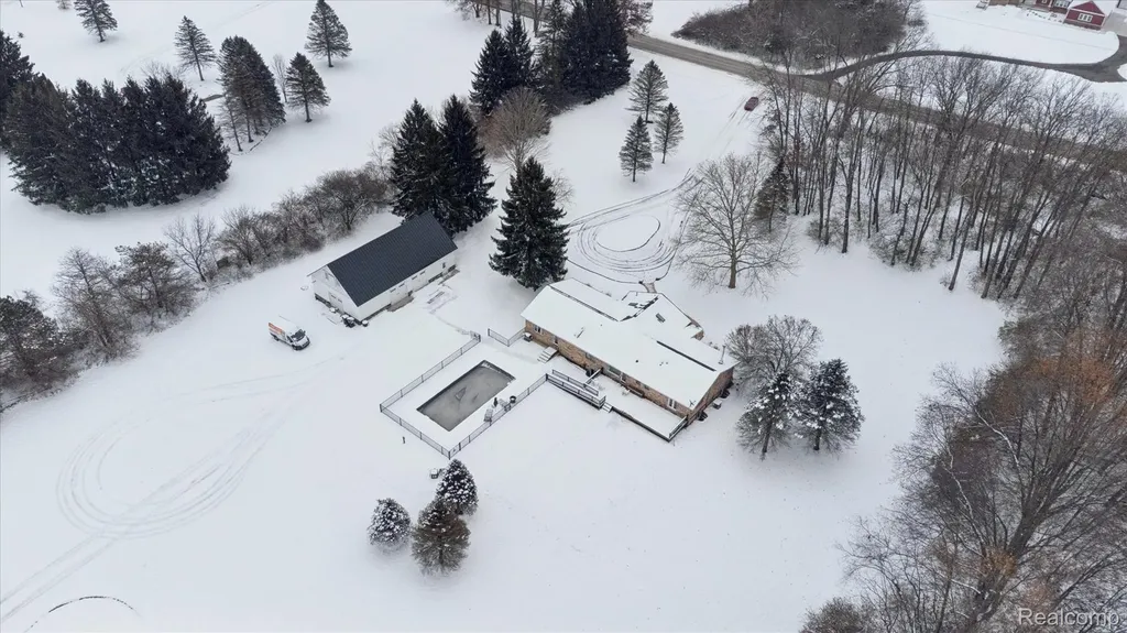 187 Darwin Road Putnam Township MI 48169