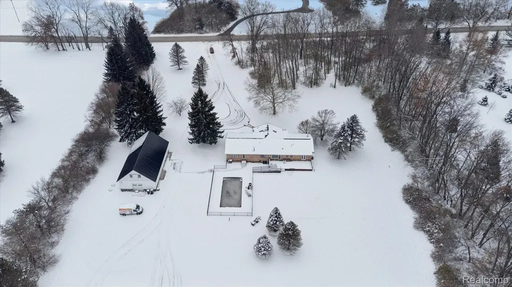 187 Darwin Road Putnam Township MI 48169
