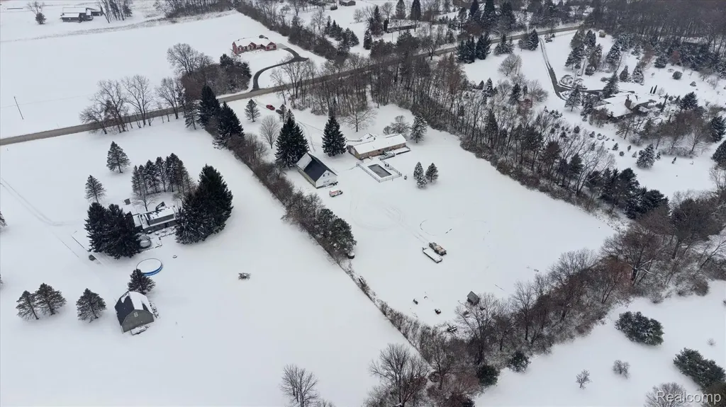 187 Darwin Road Putnam Township MI 48169