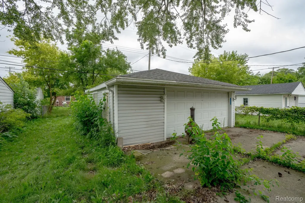 23011 Normandy Avenue Eastpointe City MI 48021