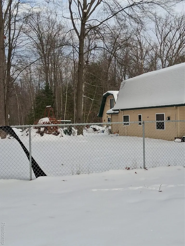 2167 N Shore Drive Prescott Village MI 48756