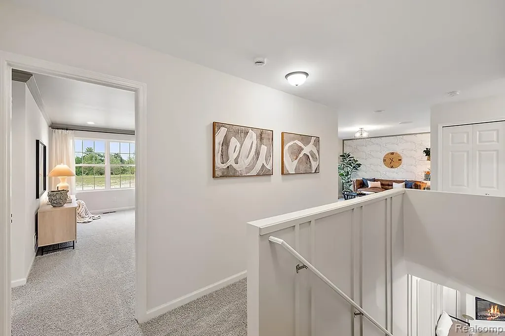 28181 Rollcrest Farmington Hills City MI 48334