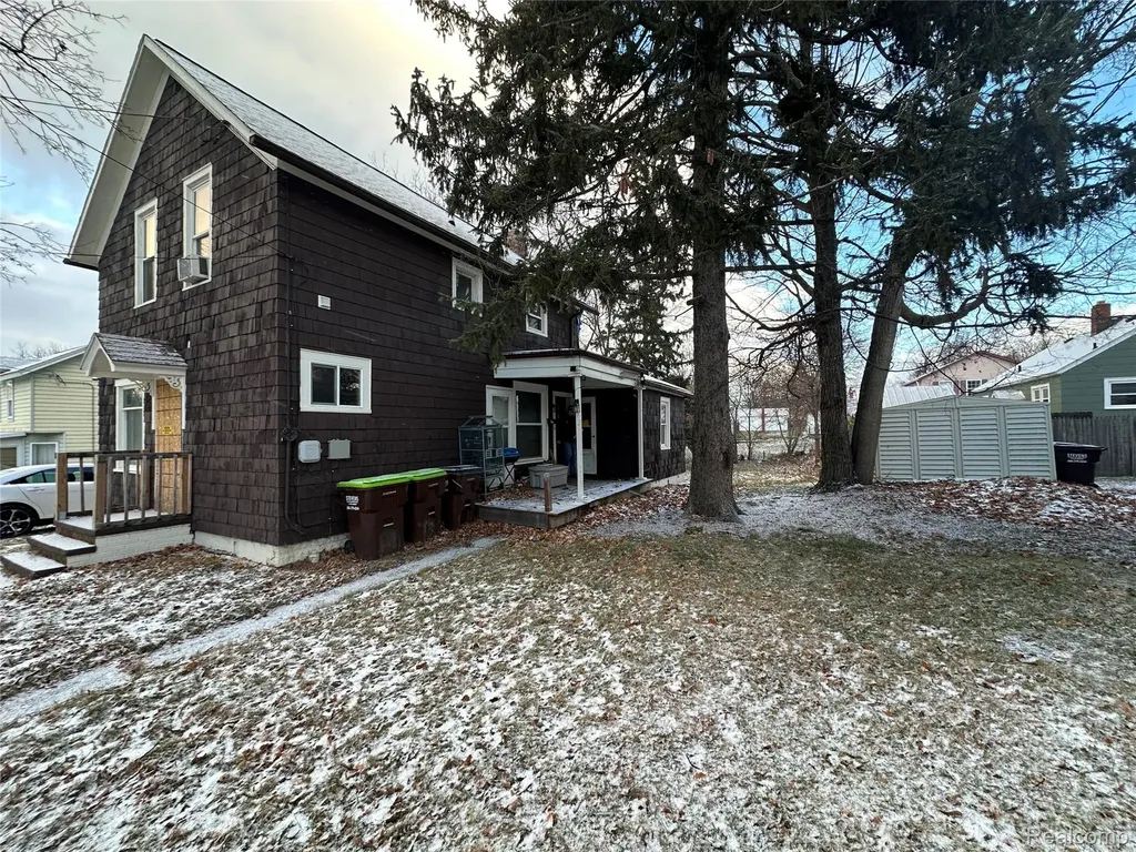 717 Bristol Street Adrian City MI 49221